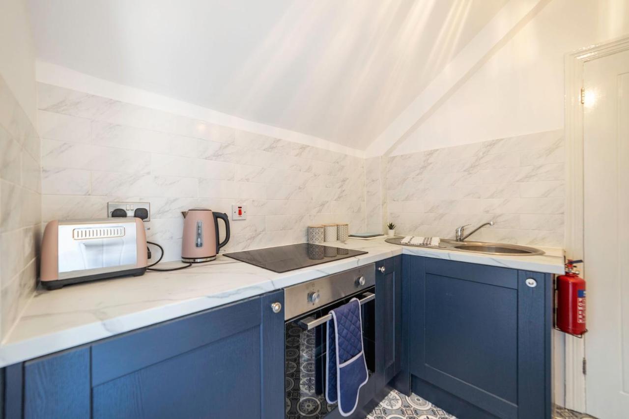 Charles Alexander Short Stay - Highcliffe Apartments Клівліс Екстер'єр фото