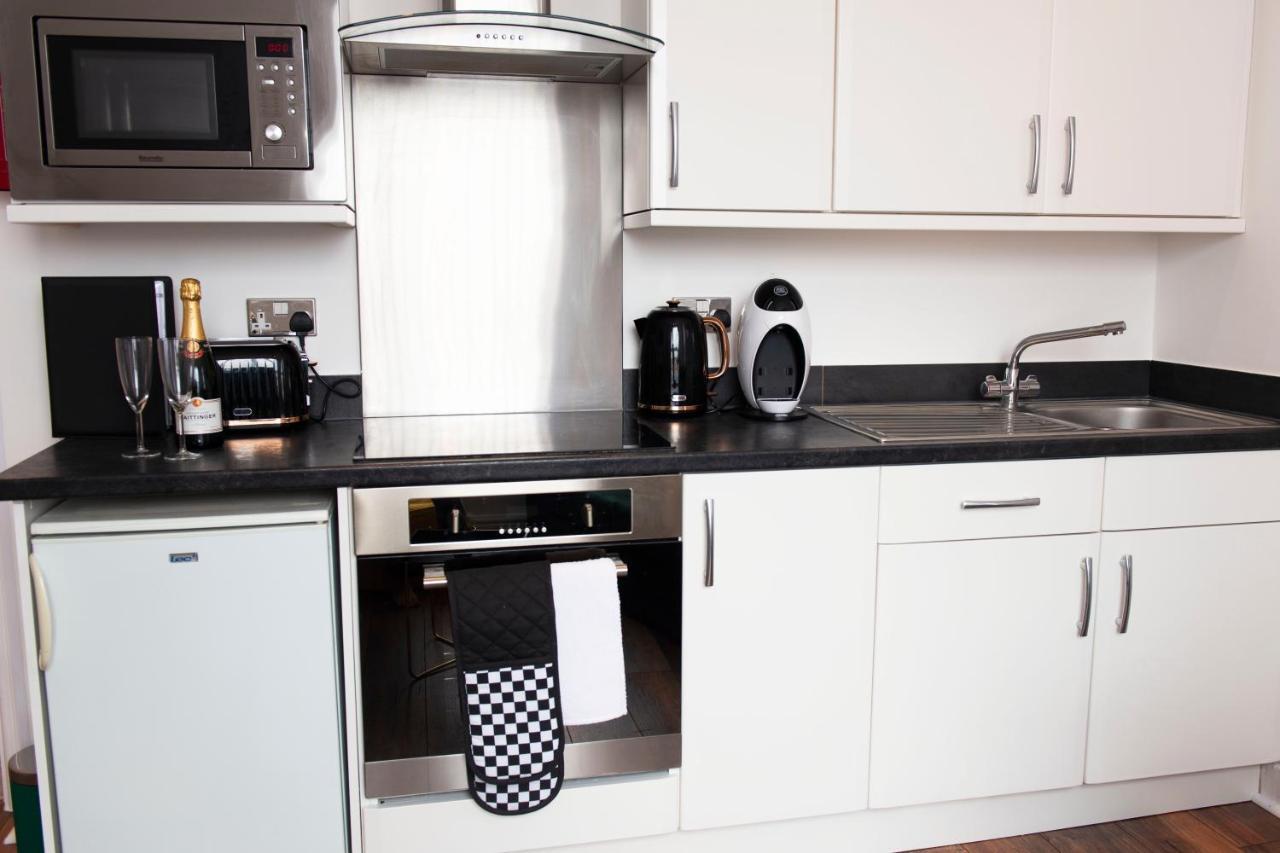 Charles Alexander Short Stay - Highcliffe Apartments Клівліс Екстер'єр фото
