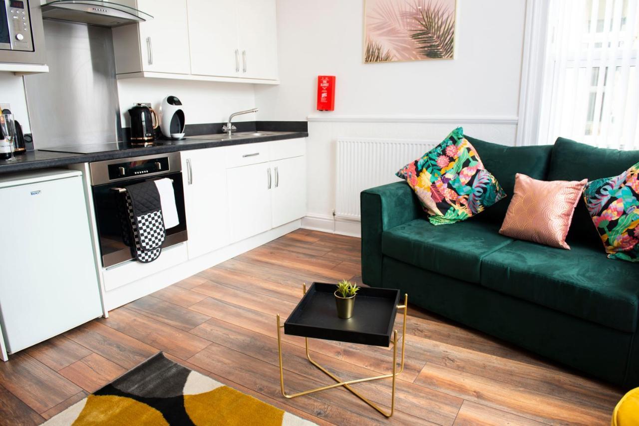 Charles Alexander Short Stay - Highcliffe Apartments Клівліс Екстер'єр фото