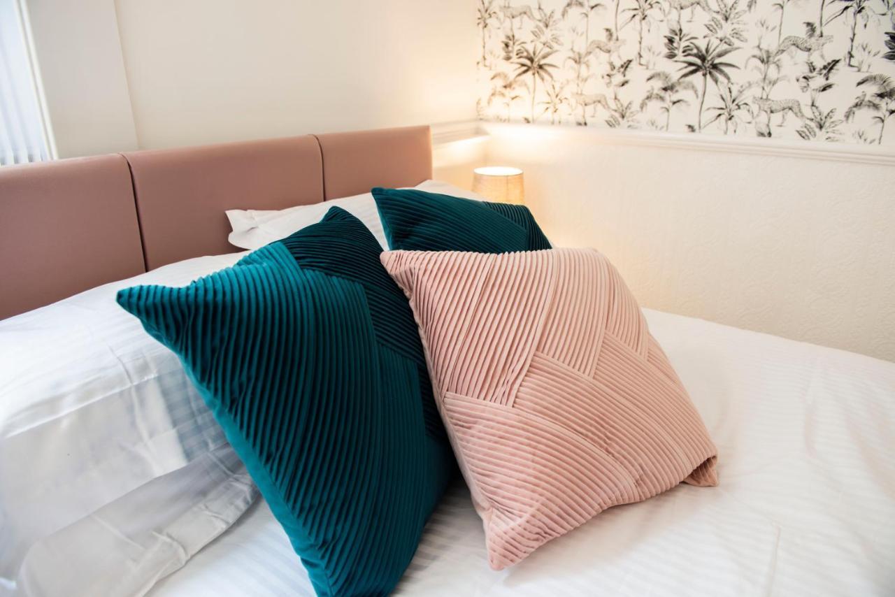 Charles Alexander Short Stay - Highcliffe Apartments Клівліс Екстер'єр фото