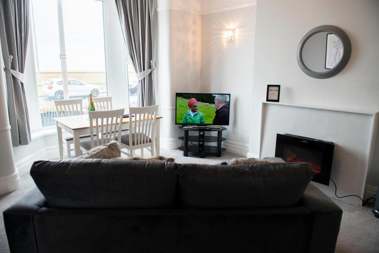 Charles Alexander Short Stay - Highcliffe Apartments Клівліс Екстер'єр фото