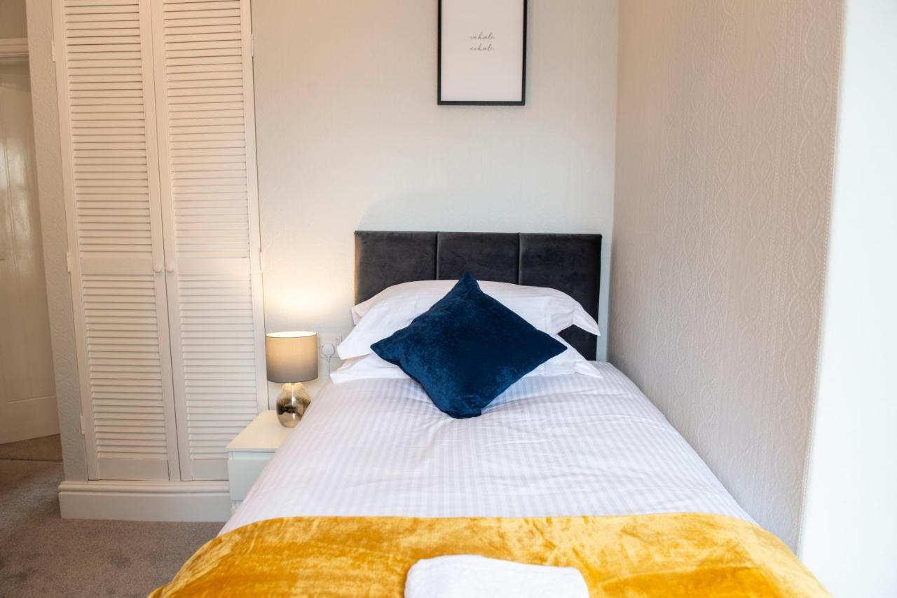 Charles Alexander Short Stay - Highcliffe Apartments Клівліс Екстер'єр фото