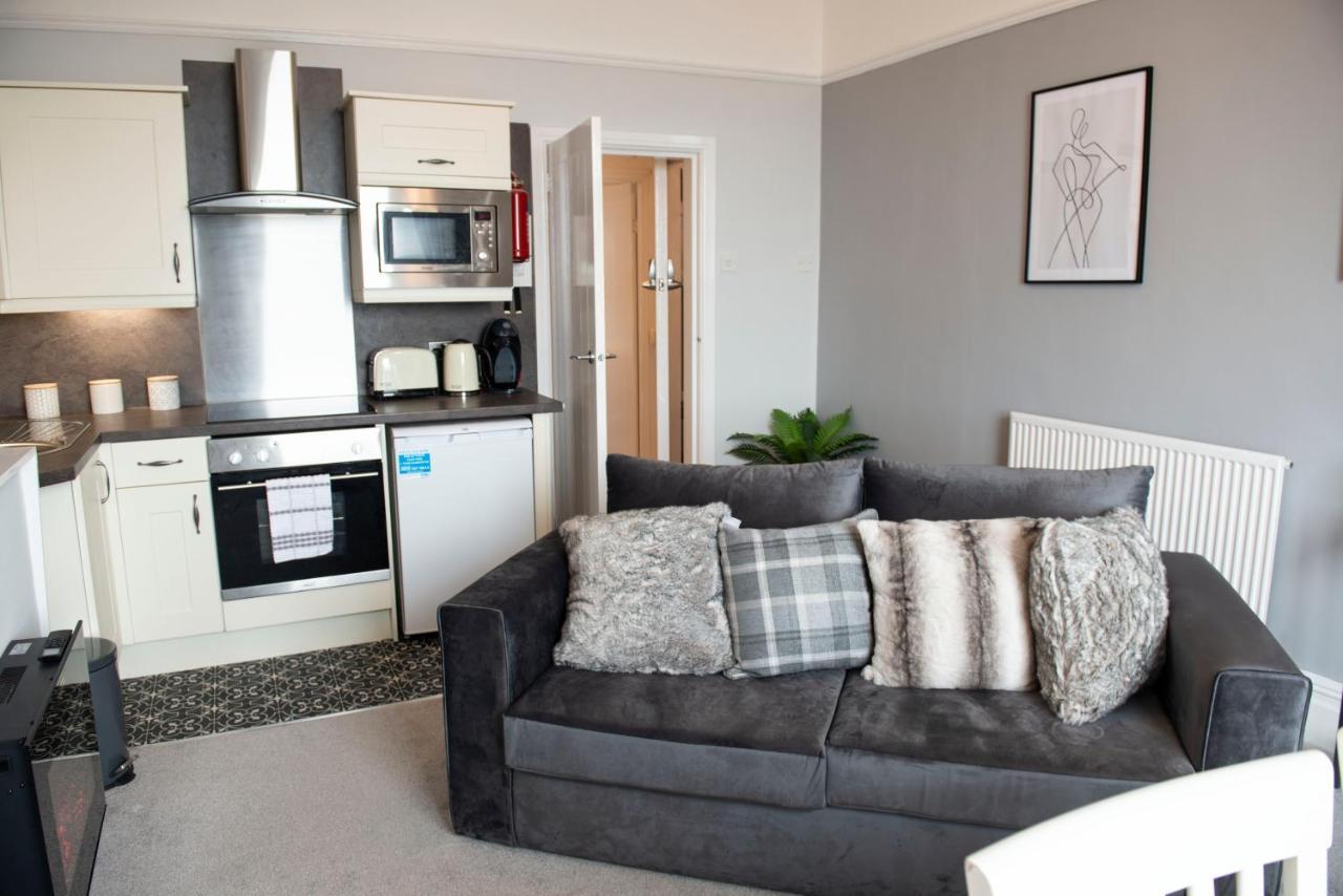 Charles Alexander Short Stay - Highcliffe Apartments Клівліс Екстер'єр фото
