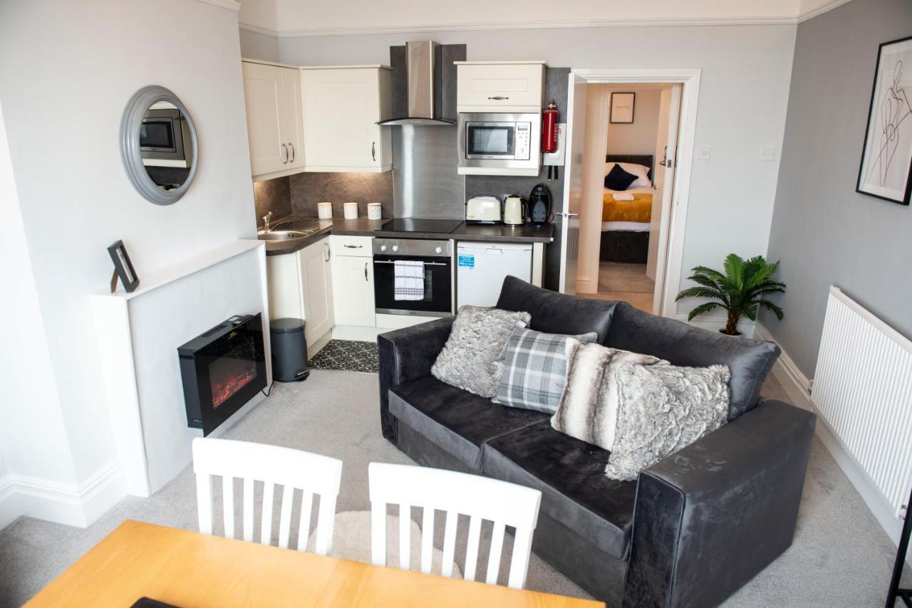 Charles Alexander Short Stay - Highcliffe Apartments Клівліс Екстер'єр фото