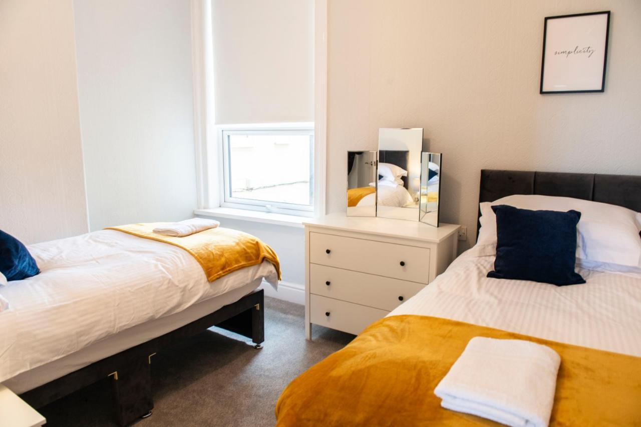 Charles Alexander Short Stay - Highcliffe Apartments Клівліс Екстер'єр фото