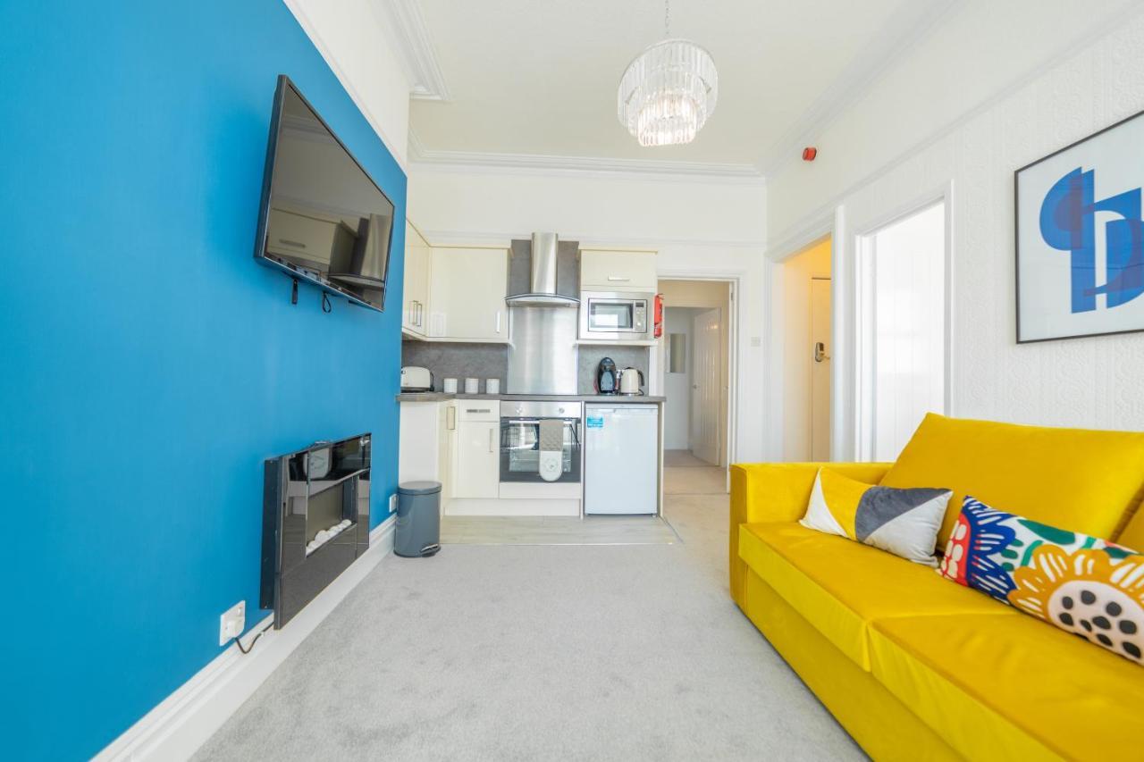 Charles Alexander Short Stay - Highcliffe Apartments Клівліс Екстер'єр фото