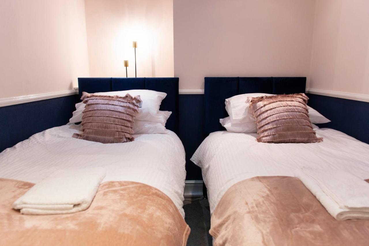 Charles Alexander Short Stay - Highcliffe Apartments Клівліс Екстер'єр фото